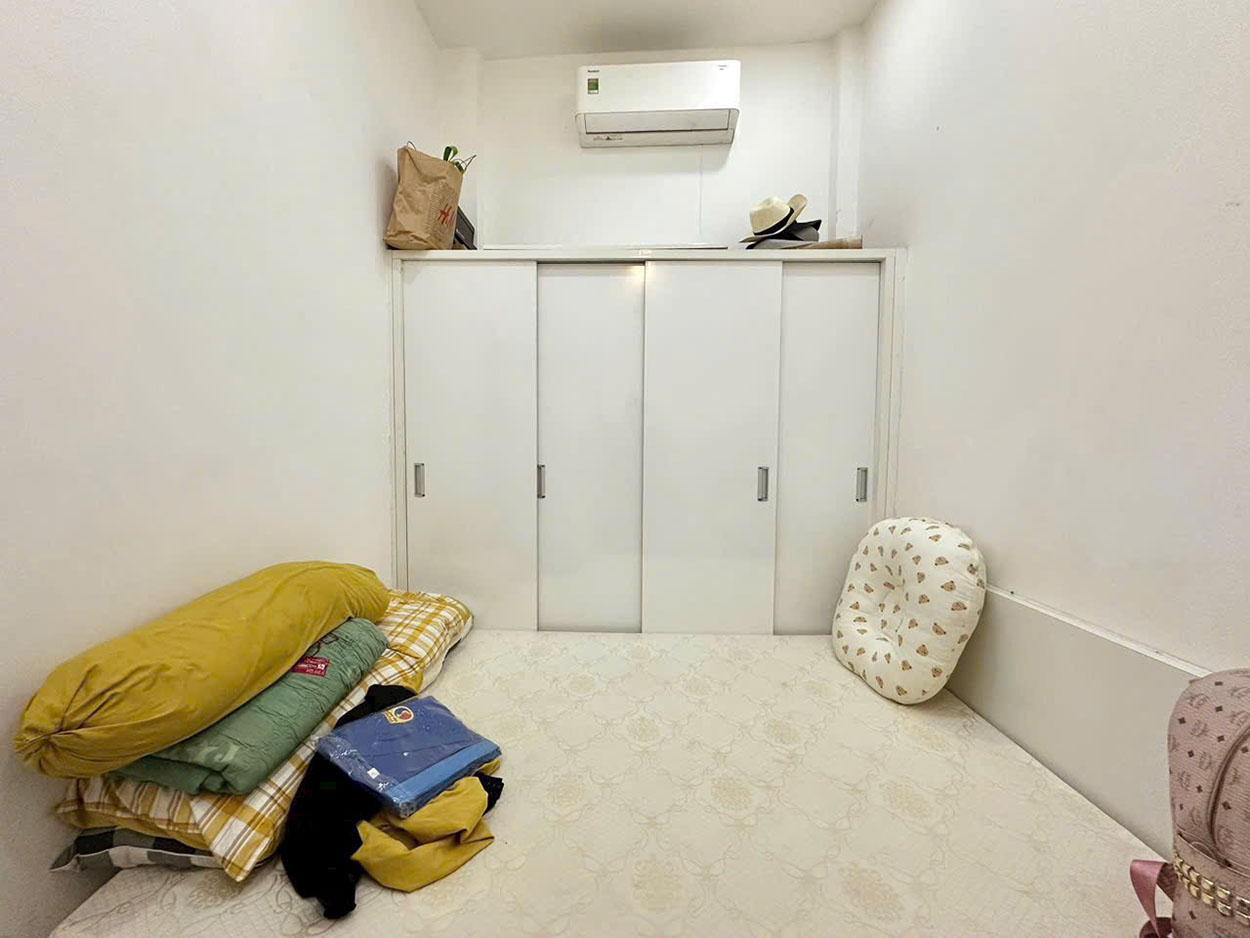 Nhà phố 3 lầu, 5 phòng, full nội thất Khu Thời Trang Lê Văn Sỹ - Có Hợp Đồng thuê 28triệu/tháng